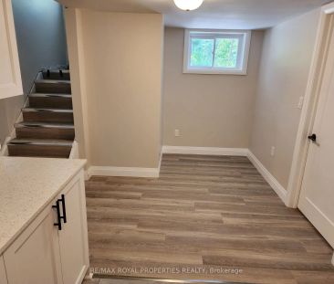 Detached Home For Lease | X8392852 - Photo 3