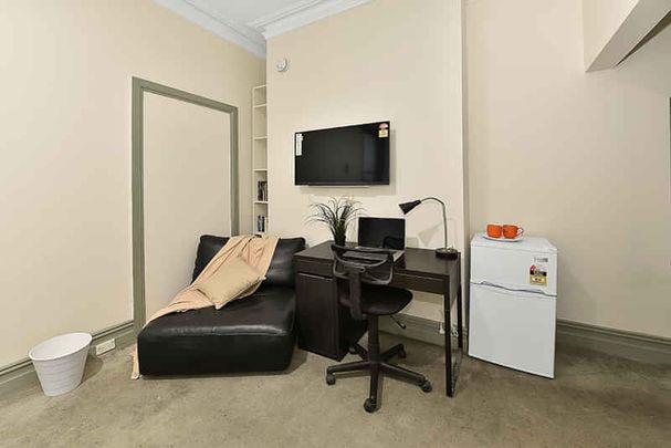 Room 4 (Non Ensuite) - Photo 1