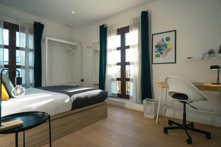 Rambla de Sant Josep, Barcelona, Catalonia 08002 - Foto 2