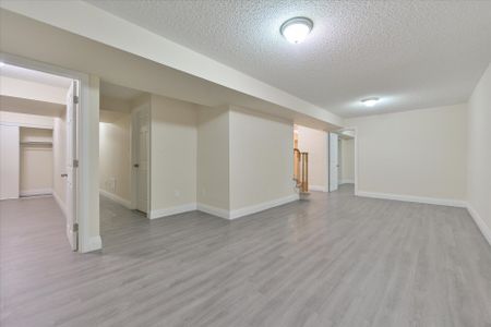 For Lease - 98 Northern Dancer Drive, Oshawa, Ontario - Photo 4