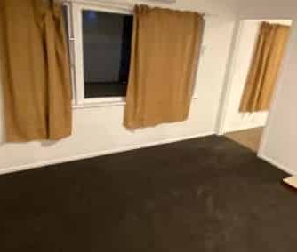 Charming 3-Bedroom Family Home in Papakura, Auckland - Photo 4