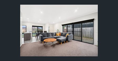 Very Neat 2 Bedroom Executive Home - Photo 2