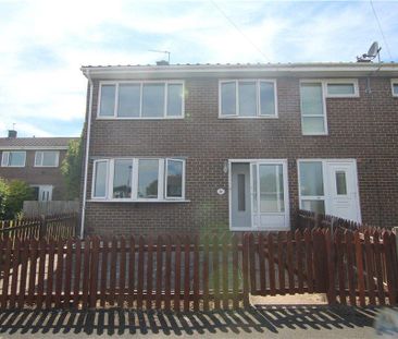 3 bedroom end of terrace house to rent - Photo 2
