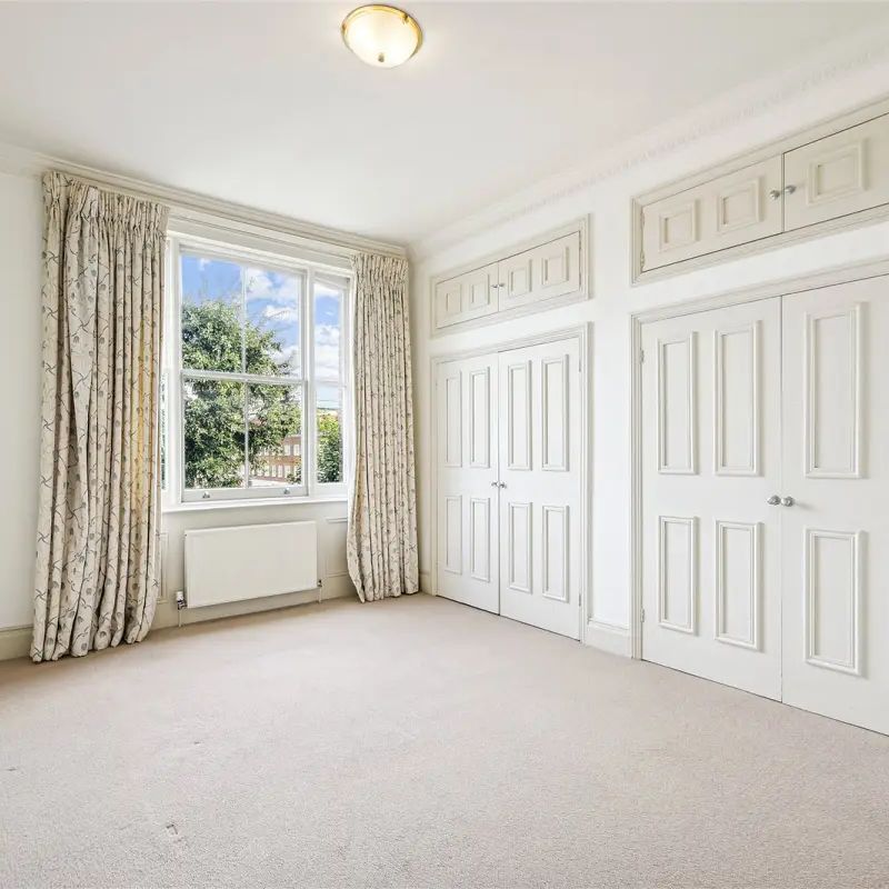 3 bedroom flat in South Kensington - Photo 1