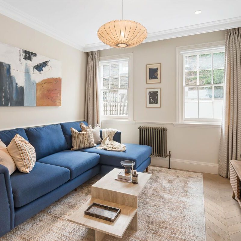 A beautifully presented three bedroom house to rent in the heart of Belgravia, SW1. - Photo 1