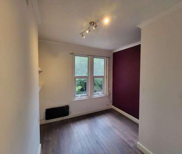 Rarely Available In Cresent Rise, Luton, LU2 - Photo 3