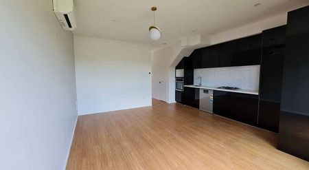 3 Bedroom 2 Bathroom Townhouse - Photo 4