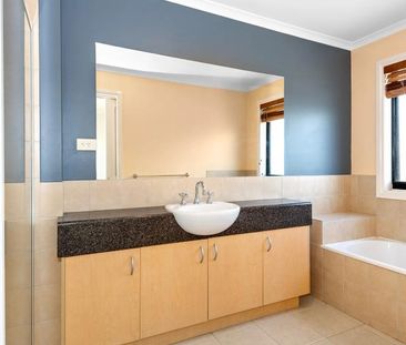 Relaxed Beachside Living in a Prime Seaford Location - Photo 6