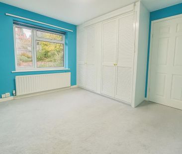 4 bedroom semi-detached house to rent - Photo 5