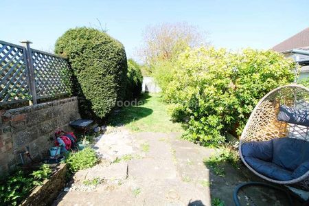 Victoria Lane, Hayes, UB3 - Photo 2