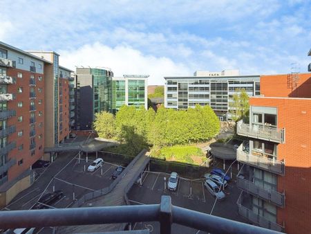 2 bedroom flat to rent - Photo 3