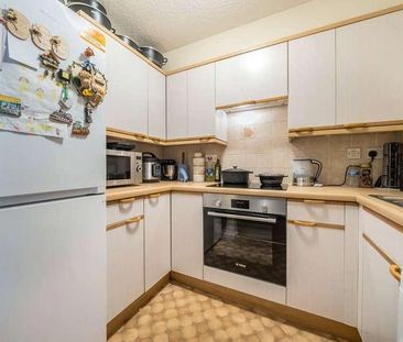 Sigrist Square, Kingston Upon Thames, KT2 - Photo 3