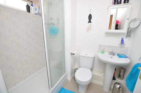 2 bedroom apartment to rent - Photo 5