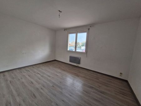 Location Appartement 4 pièces 68m² - Photo 4