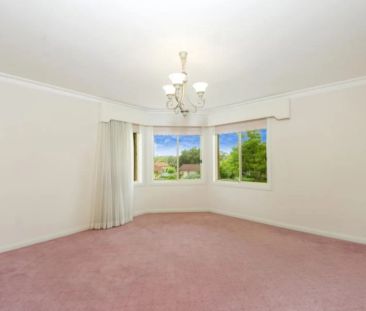 Bright & Airy Family Home! - Photo 1