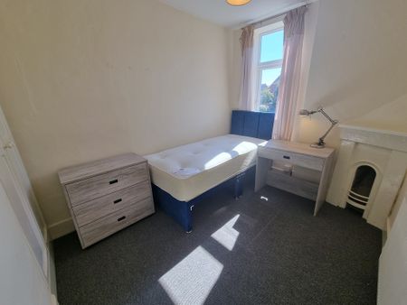 4 Bed Student Accommodation - Photo 3