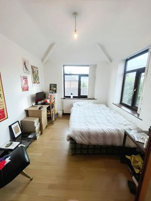 7 bedroom semi-detached house to rent - Photo 1