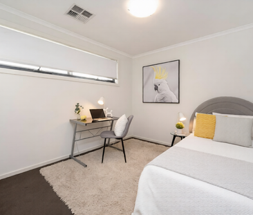 A beautifully designed 3-bedroom modern home, ideal for entertaining - Photo 3