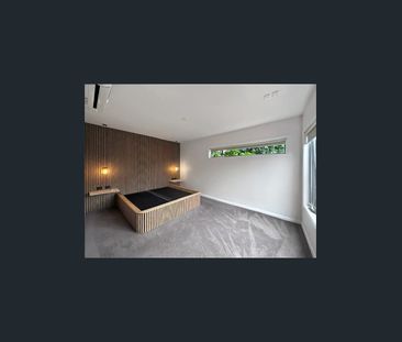 Low-Maintenance Living in Prime Newtown Location - Photo 2