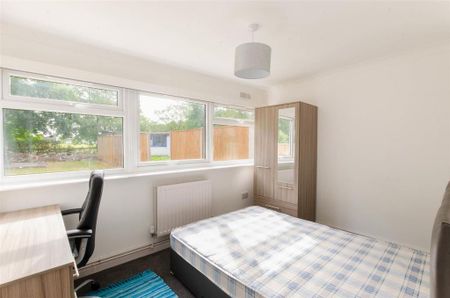 6 bedroom end of terrace house to rent - Photo 2