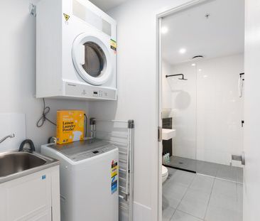 ONE-BEDROOM FURNISHED APARTMENT! - Photo 2