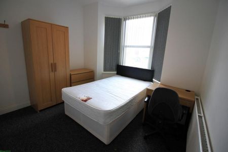 5 bedroom terraced house to rent - Photo 3