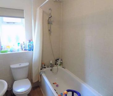 Highfield Avenue, Aldershot, GU11 - Photo 4