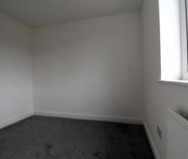 2 bedroom House for rent - Photo 2