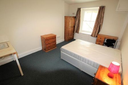 4 bedroom flat to rent - Photo 5