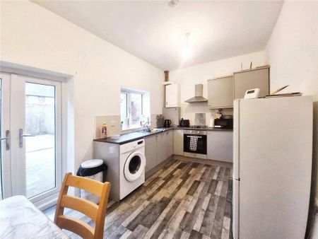 1 bedroom in a house share to rent - Photo 3