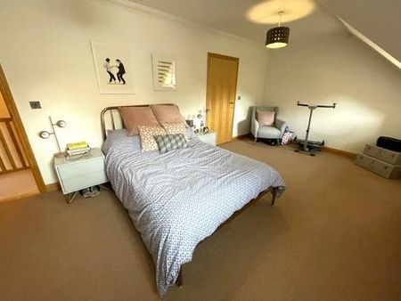 2 bedroom mews to rent - Photo 4