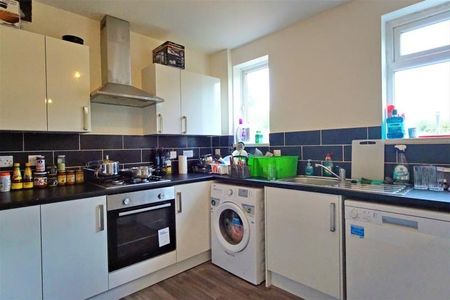 Room in a Shared House, Frampton Crescent, BS16 - Photo 5