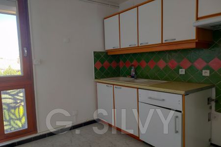 Location Appartement 4 pièces 64m² ORANGE 84100 - Photo 5