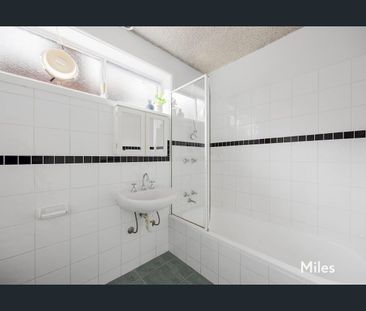 ONE BEDROOM APARTMENT IN IDEAL LOCATION! - Photo 5