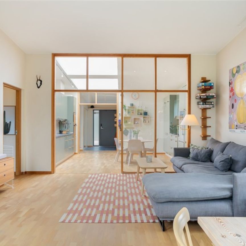 Arkitektritat radhus nära Barkarby Kyrka - Photo 1