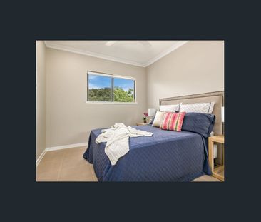 Modern, low maintenance home - Photo 4