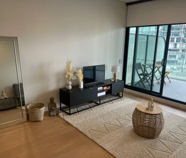 LARGE 1BED EXPERIENCE THE LUXURY LANDMARK - Photo 4