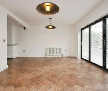 4 bedroom semi-detached house to rent - Photo 2