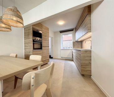 Appartement te huur in Brussel voor € 1.400 met 1 slaapkamer - Photo 3