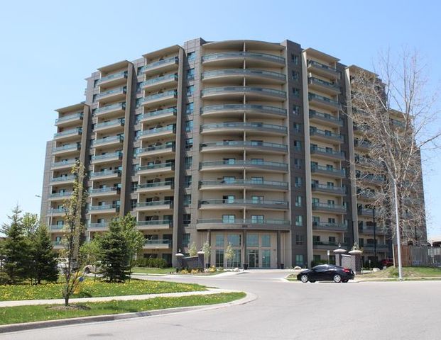 Westside Crossing | 848 Blythwood Road, London - Photo 1