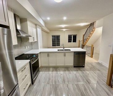 For Lease - 109 Clippers Crescent, Whitchurch-Stouffville, Ontario - Photo 2