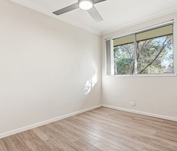 Renovated 2-Bedroom Apartment in Prime Location - Photo 2