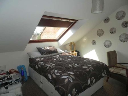 Kelly Court, Harcourt Road, Southampton, Hampshire, SO18 - Photo 3