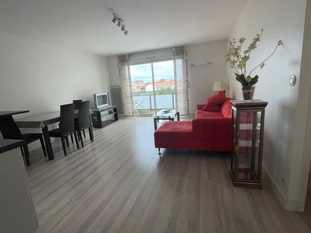 Location Appartement 3 pièces 62m² LA ROCHELLE 17000 - Photo 3