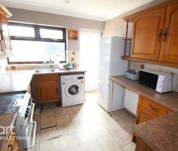 3 bedroom semi-detached house to rent - Photo 6