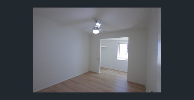 Great Location - Close to everything - Photo 1