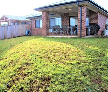 3 BEDROOM FAMILY HOME IN GREAT LOCATION - Photo 1