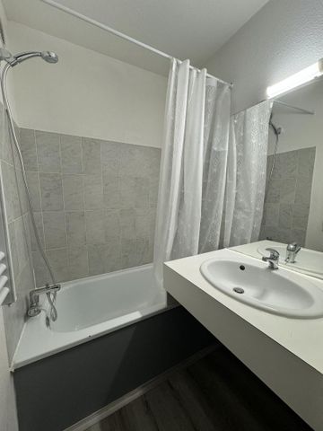 Location Appartement 2 pièces 34m² SETE 34200 - Photo 3