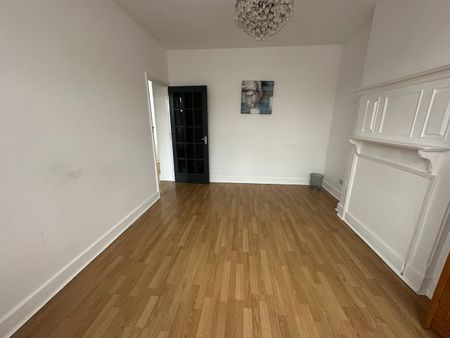 3 Bed Flat, Ealing Park Mansions, W5 - Photo 2