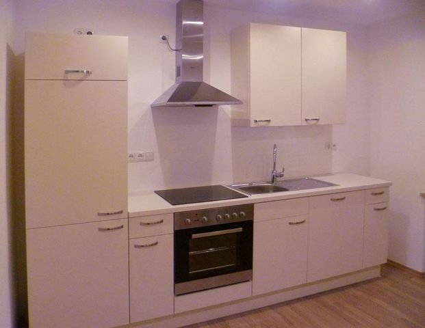 Schöne renovierte 2-Zi-Altbauwohnung und EBK in Bogen Zentrum - Foto 1